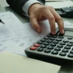 Una escena de oficina ocupada