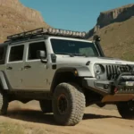4x4 vehículo conduciendo a través de terrenos robustos