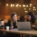 2-3 personas de diferentes orígenes
